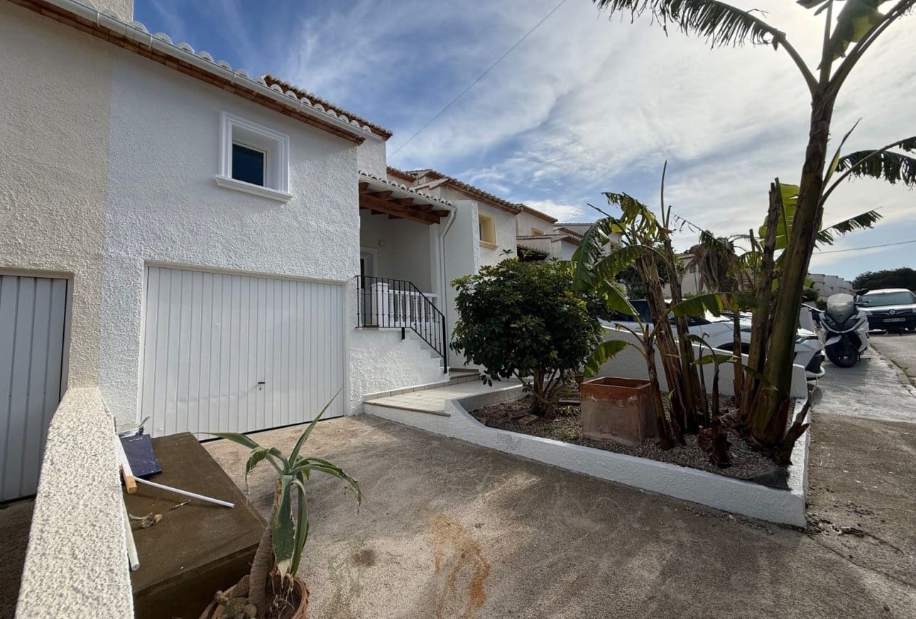 3 quarto Bungalow para venda em Benissa com piscina garagem - 350 000 € (Ref: 4951725)