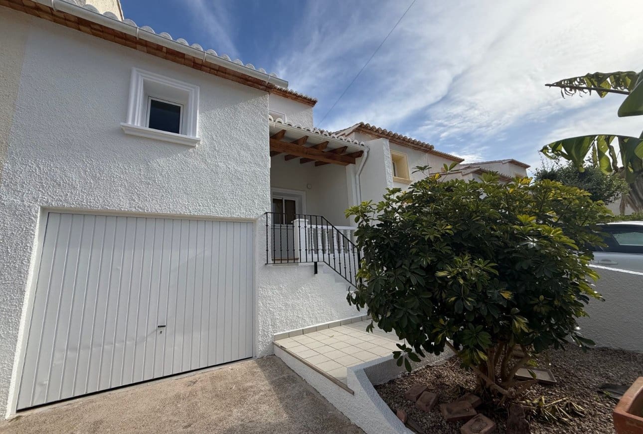 3 quarto Bungalow para venda em Benissa com piscina garagem - 350 000 € (Ref: 4951725)