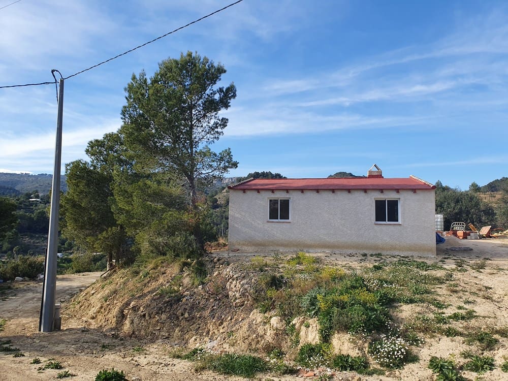 Villa for sale in Benissa - € 138,000 (Ref: 5103289)