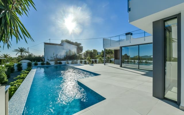 4 bedroom Villa for sale in Calpe / Calp with pool - € 1,700,000 (Ref: 5359532)