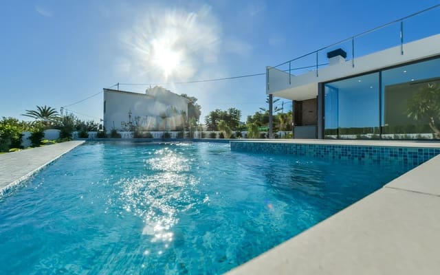 4 bedroom Villa for sale in Calpe / Calp with pool - € 1,700,000 (Ref: 5359532)