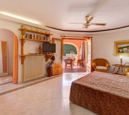 9 bedroom Villa for sale in Benissa with pool garage - € 850,000 (Ref: 6226753)