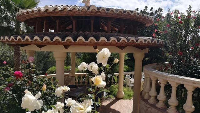 9 makuuhuone Huvila myytävänä paikassa Benissa mukana uima-altaan 
autotalli - 850 000 € (Ref: 6226753)