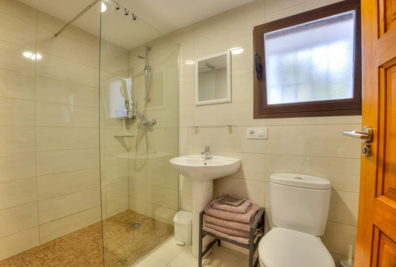 4 Zimmer Villa zu verkaufen in Moraira mit Pool - 550.000 € (Ref: 6435573)