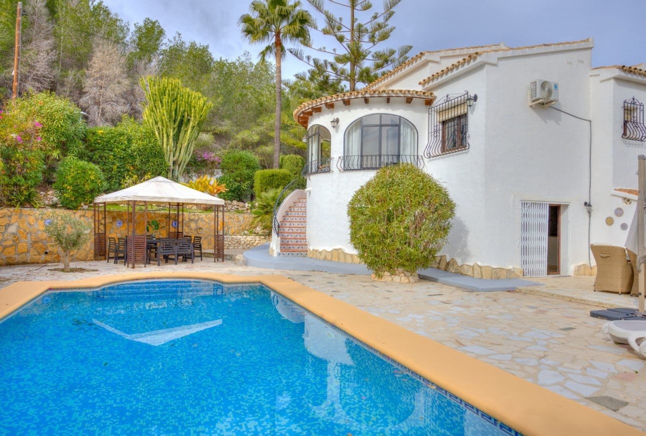 4 Zimmer Villa zu verkaufen in Moraira mit Pool - 550.000 € (Ref: 6435573)