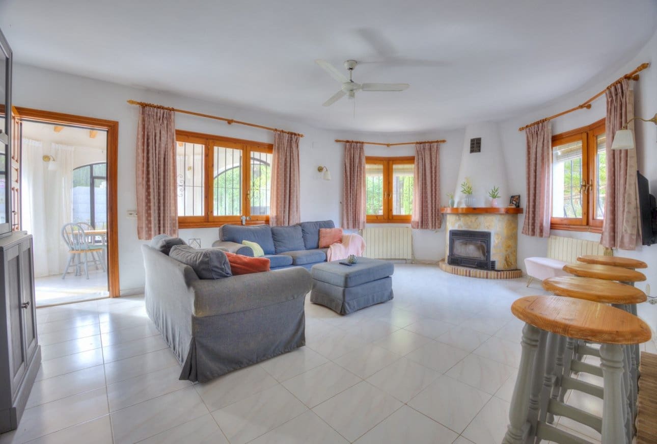 4 Zimmer Villa zu verkaufen in Moraira mit Pool - 550.000 € (Ref: 6435573)