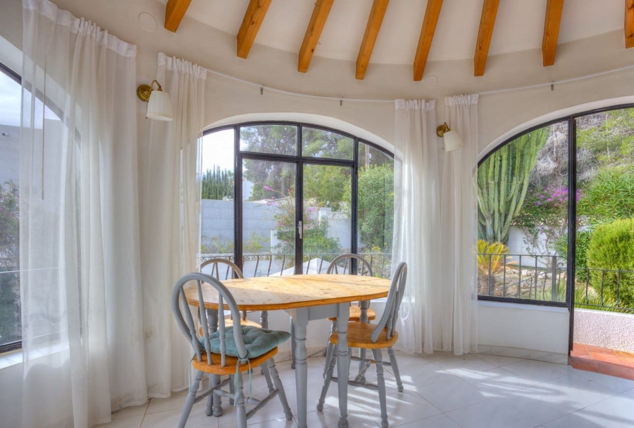 4 Zimmer Villa zu verkaufen in Moraira mit Pool - 550.000 € (Ref: 6435573)