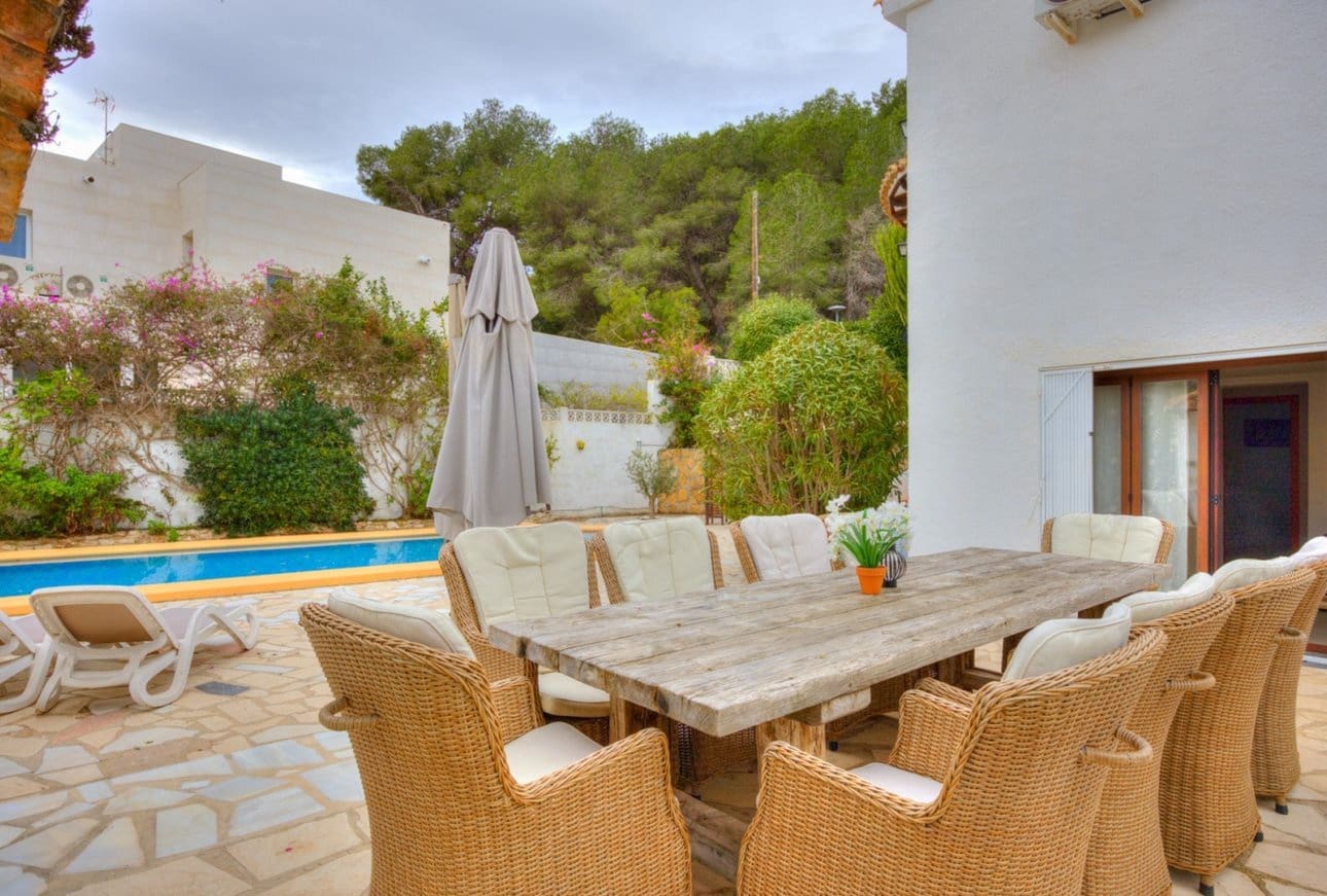 4 Zimmer Villa zu verkaufen in Moraira mit Pool - 550.000 € (Ref: 6435573)