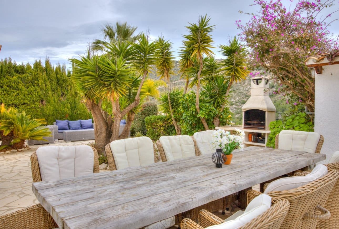 4 Zimmer Villa zu verkaufen in Moraira mit Pool - 550.000 € (Ref: 6435573)