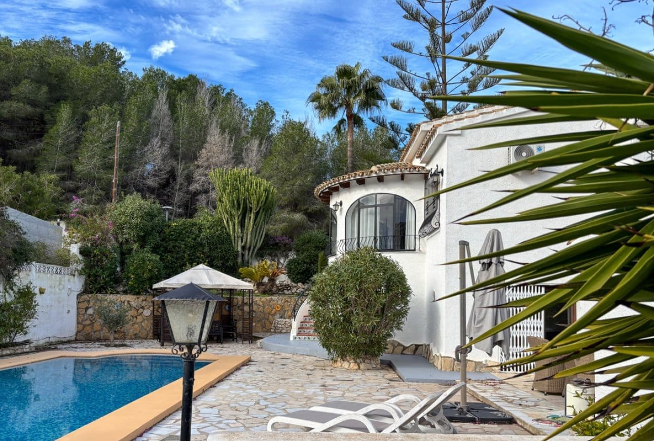 4 Zimmer Villa zu verkaufen in Moraira mit Pool - 550.000 € (Ref: 6435573)