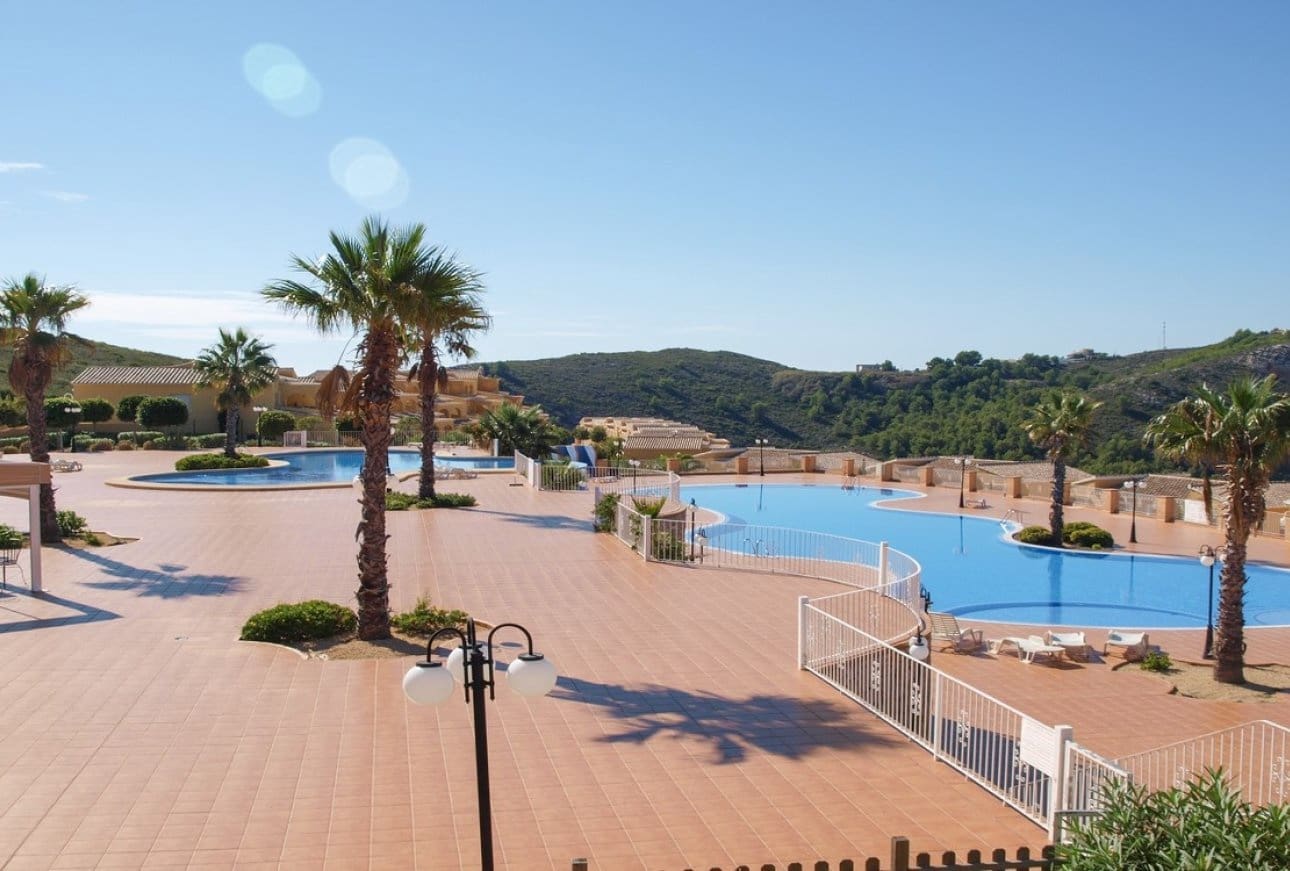 Apartamento de 2 habitaciones en Cumbre del Sol en venta con piscina - 190.000 € (Ref: 6993967)