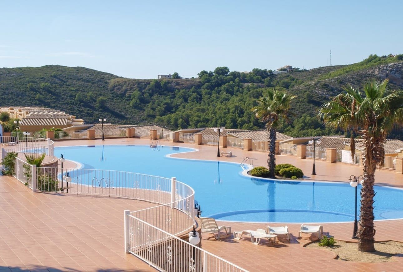 Apartamento de 2 habitaciones en Cumbre del Sol en venta con piscina - 190.000 € (Ref: 6993967)