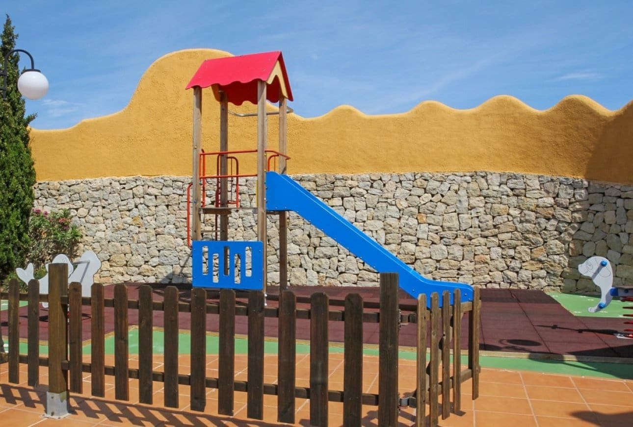 Apartamento de 2 habitaciones en Cumbre del Sol en venta con piscina - 190.000 € (Ref: 6993967)