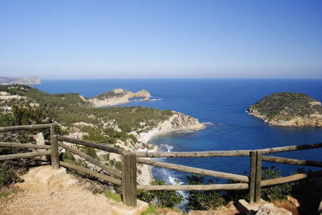 3 makuuhuone Huvila myytävänä paikassa Javea / Xabia mukana uima-altaan - 900 000 € (Ref: 7363886)