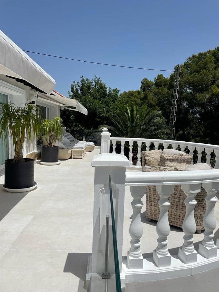 3 soveværelse Villa til salg i Moraira med swimmingpool - € 1.285.000 (Ref: 7811679)