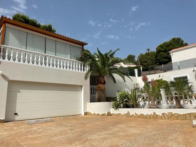 3 soveværelse Villa til salg i Moraira, Teulada-Moraira med swimmingpool - € 1.285.000 (Ref: 7811679)