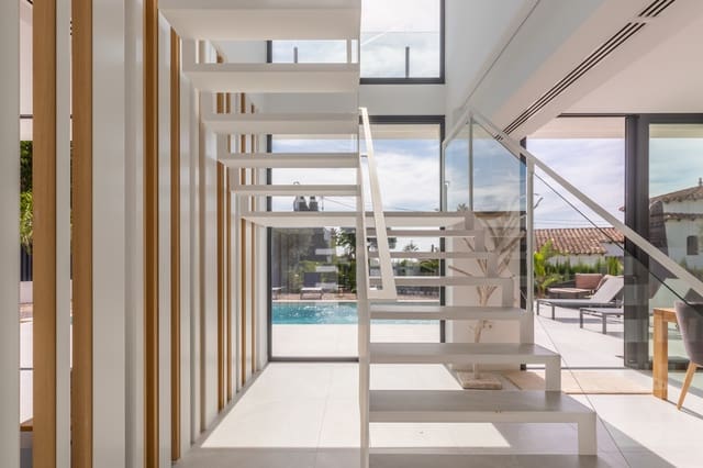 4 slaapkamer Villa te koop in Benissa met zwembad - € 1.250.000 (Ref: 8317123)