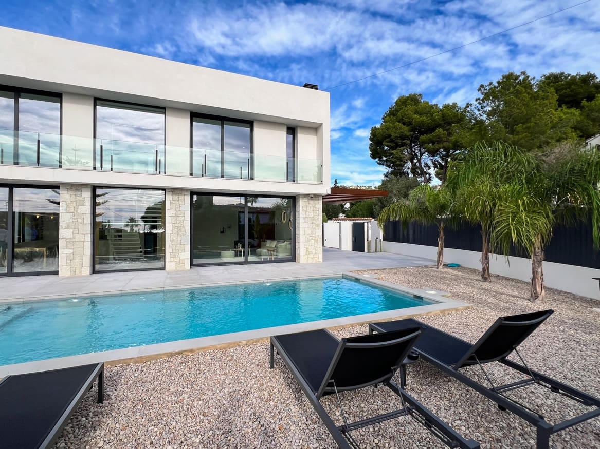 4 slaapkamer Villa te koop in Benissa met zwembad - € 1.250.000 (Ref: 8317123)