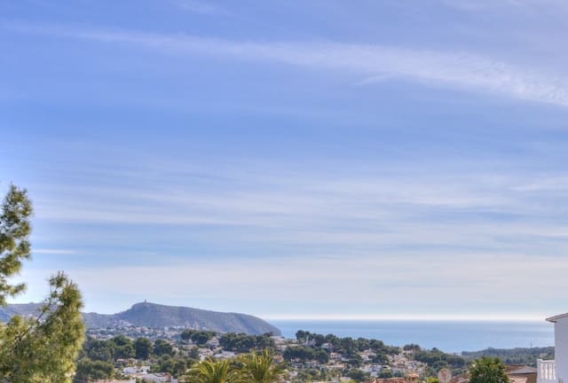 4 soverom Villa til salgs i Moraira, Teulada-Moraira med svømmebasseng garasje - € 1 850 000 (Ref: 8678671)