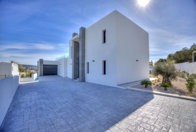 4 soverom Villa til salgs i Moraira, Teulada-Moraira med svømmebasseng garasje - € 1 850 000 (Ref: 8678671)
