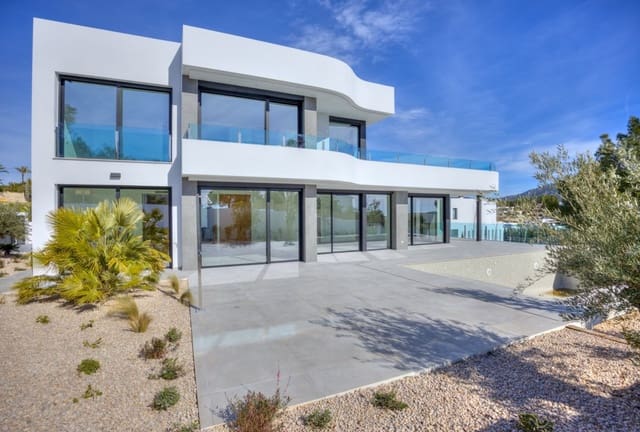 4 soverom Villa til salgs i Moraira, Teulada-Moraira med svømmebasseng garasje - € 1 850 000 (Ref: 8678671)