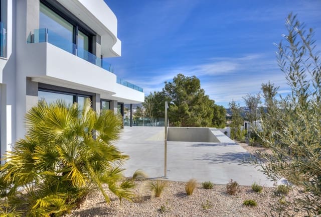 4 soverom Villa til salgs i Moraira, Teulada-Moraira med svømmebasseng garasje - € 1 850 000 (Ref: 8678671)