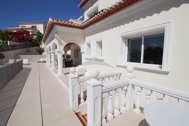 5 makuuhuone Huvila myytävänä paikassa Moraira, Teulada-Moraira mukana uima-altaan - 995 000 € (Ref: 8774525)