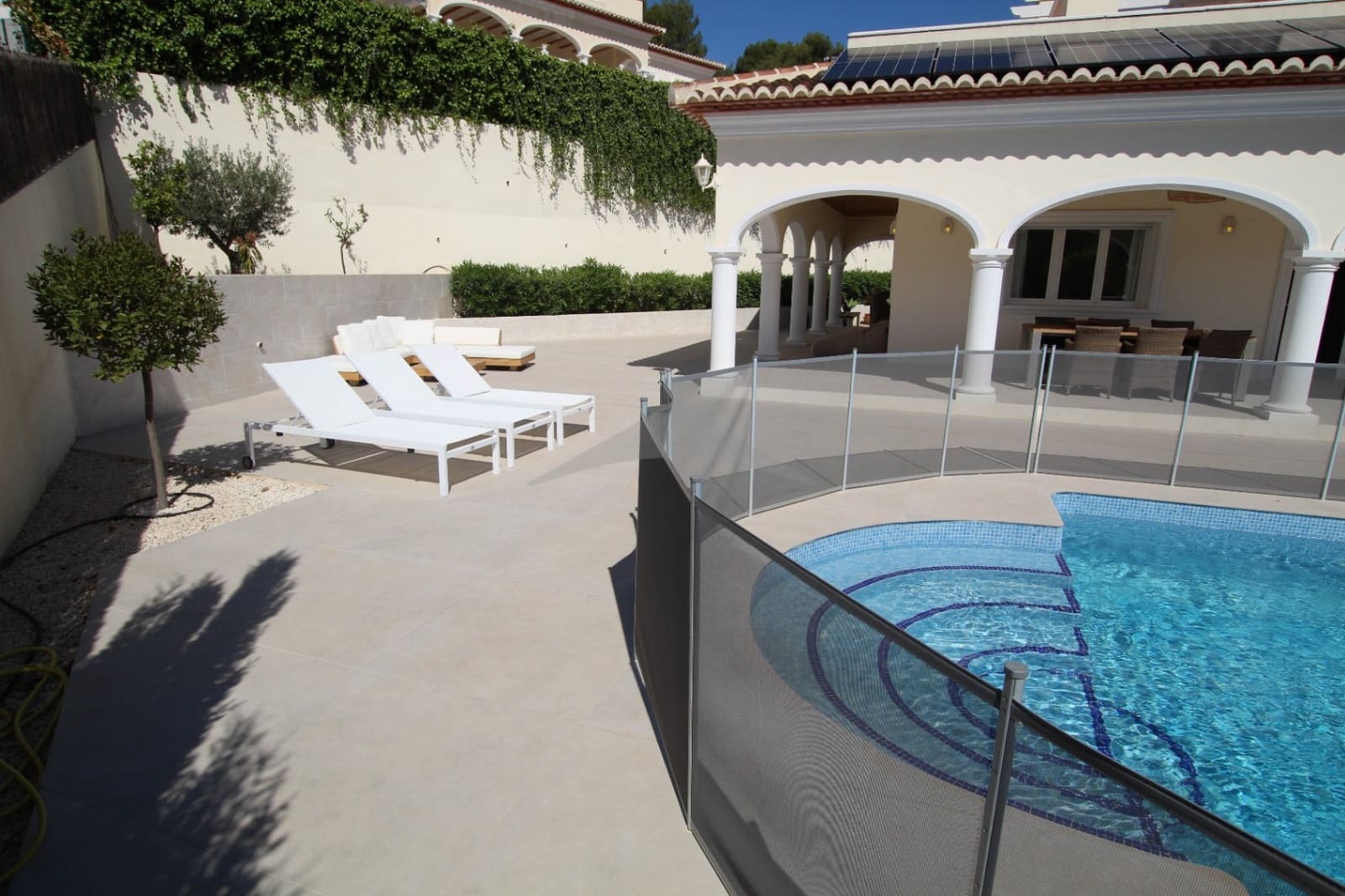 5 makuuhuone Huvila myytävänä paikassa Moraira mukana uima-altaan - 995 000 € (Ref: 8774525)