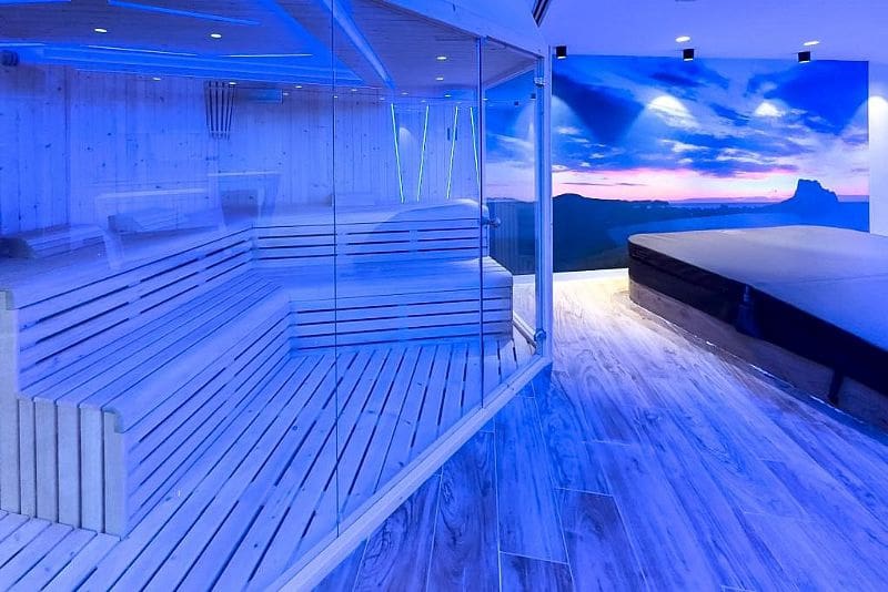 4 bedroom Villa for sale in Calpe / Calp with pool - € 2,850,000 (Ref: 8820578)