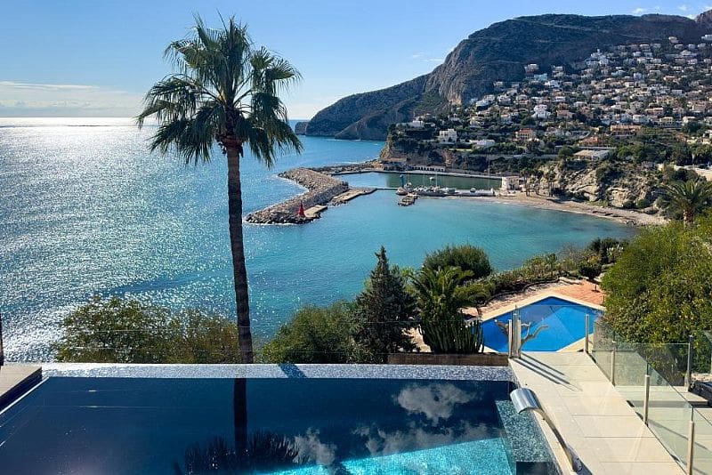 4 bedroom Villa for sale in Calpe / Calp with pool - € 2,850,000 (Ref: 8820578)