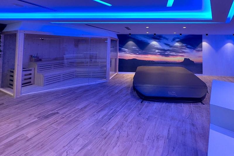 4 bedroom Villa for sale in Calpe / Calp with pool - € 2,850,000 (Ref: 8820578)