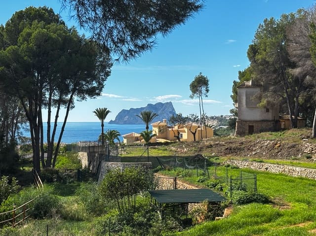 Undeveloped Land for sale in Moraira, Teulada-Moraira - € 800,000 (Ref: 8936197)
