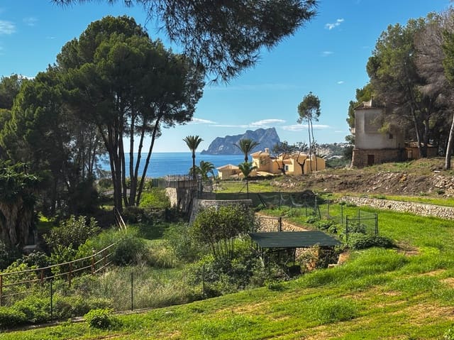 Undeveloped Land for sale in Moraira, Teulada-Moraira - € 800,000 (Ref: 8936197)