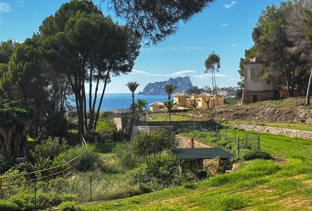Ubebygd land til salgs i Moraira, Teulada-Moraira - € 800 000 (Ref: 8936197)