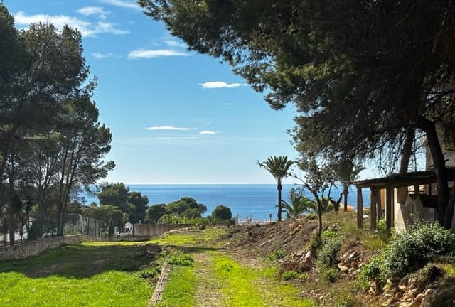 Ubebygd land til salgs i Moraira, Teulada-Moraira - € 800 000 (Ref: 8936197)
