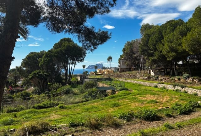 Ubebygd land til salgs i Moraira, Teulada-Moraira - € 800 000 (Ref: 8936197)