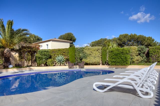 3 bedroom Villa for sale in Moraira, Teulada-Moraira with pool - € 1,100,000 (Ref: 8947595)