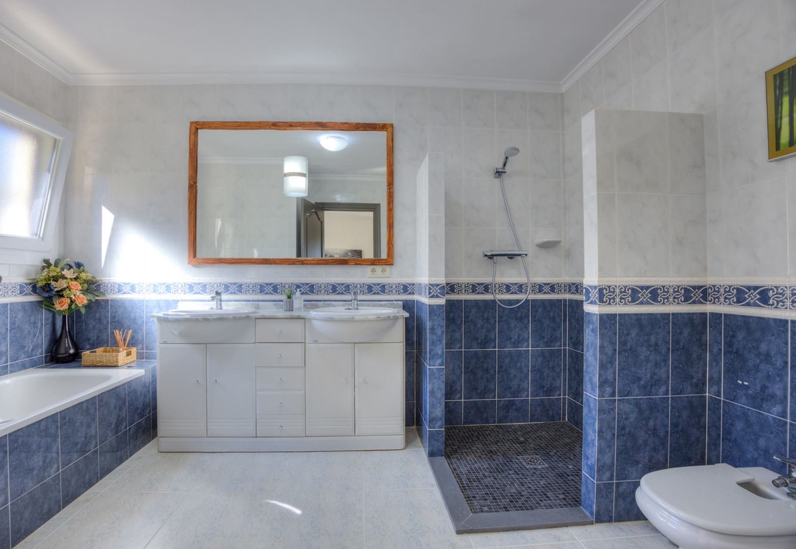 3 bedroom Villa for sale in Moraira with pool - € 1,100,000 (Ref: 8947595)