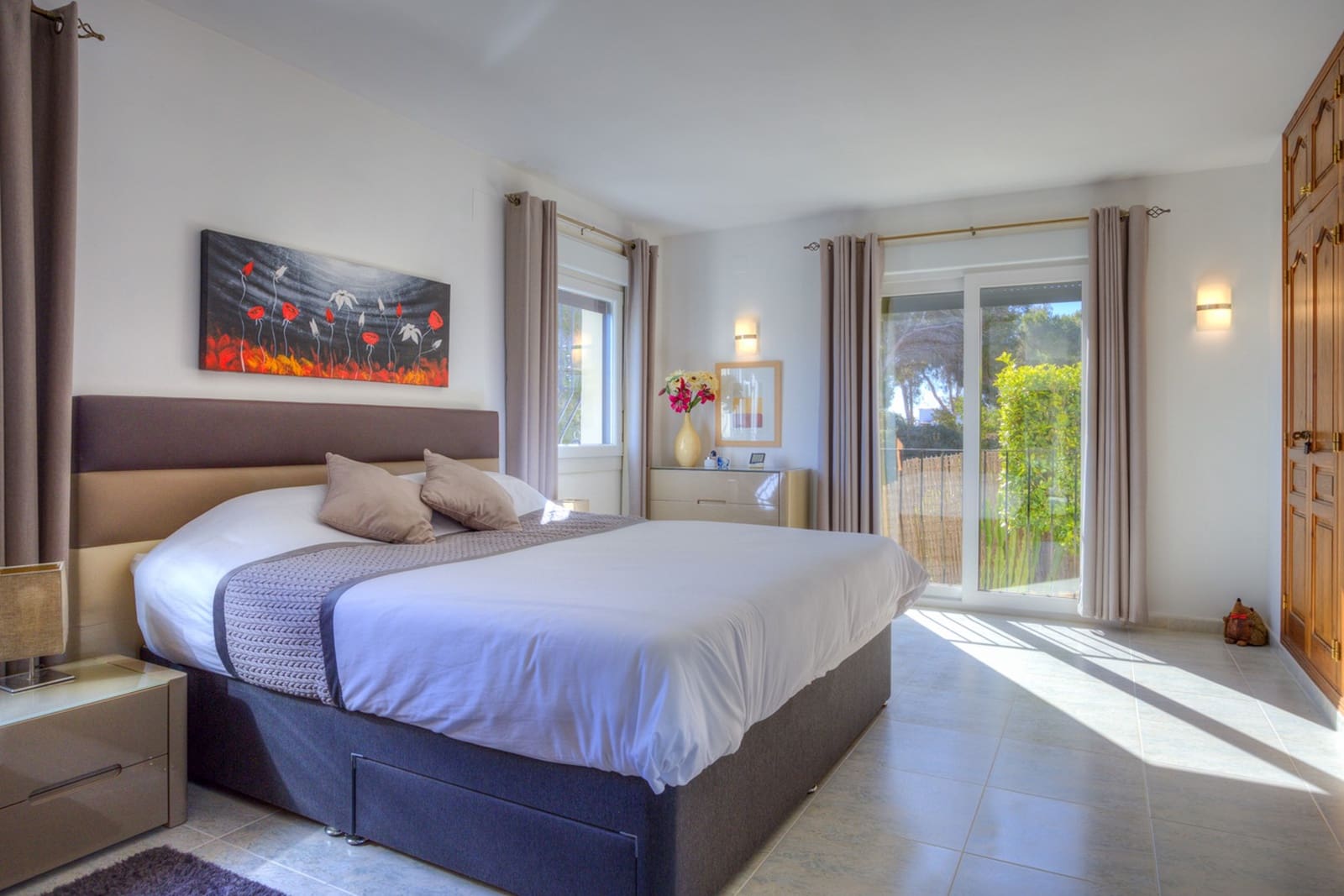 3 bedroom Villa for sale in Moraira with pool - € 1,100,000 (Ref: 8947595)