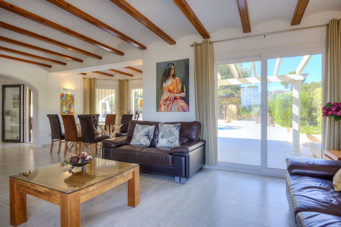 3 bedroom Villa for sale in Moraira with pool - € 1,100,000 (Ref: 8947595)