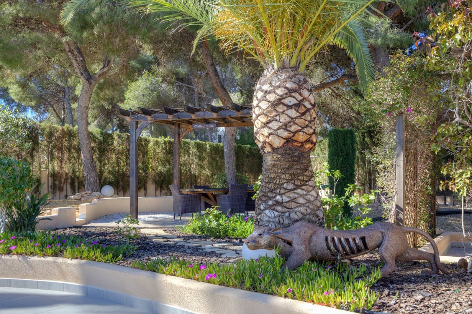 3 bedroom Villa for sale in Moraira with pool - € 1,100,000 (Ref: 8947595)