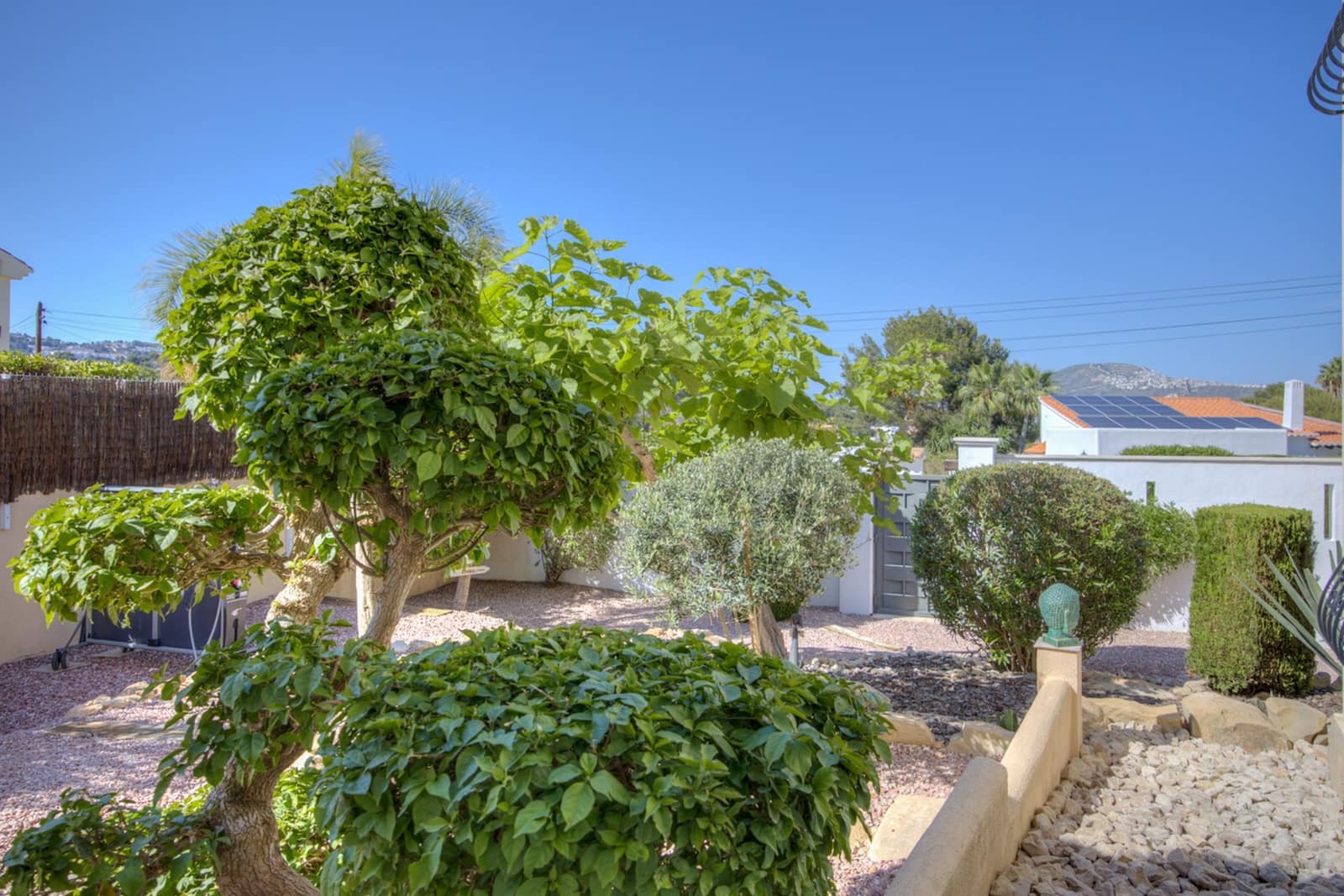 3 bedroom Villa for sale in Moraira with pool - € 1,100,000 (Ref: 8947595)