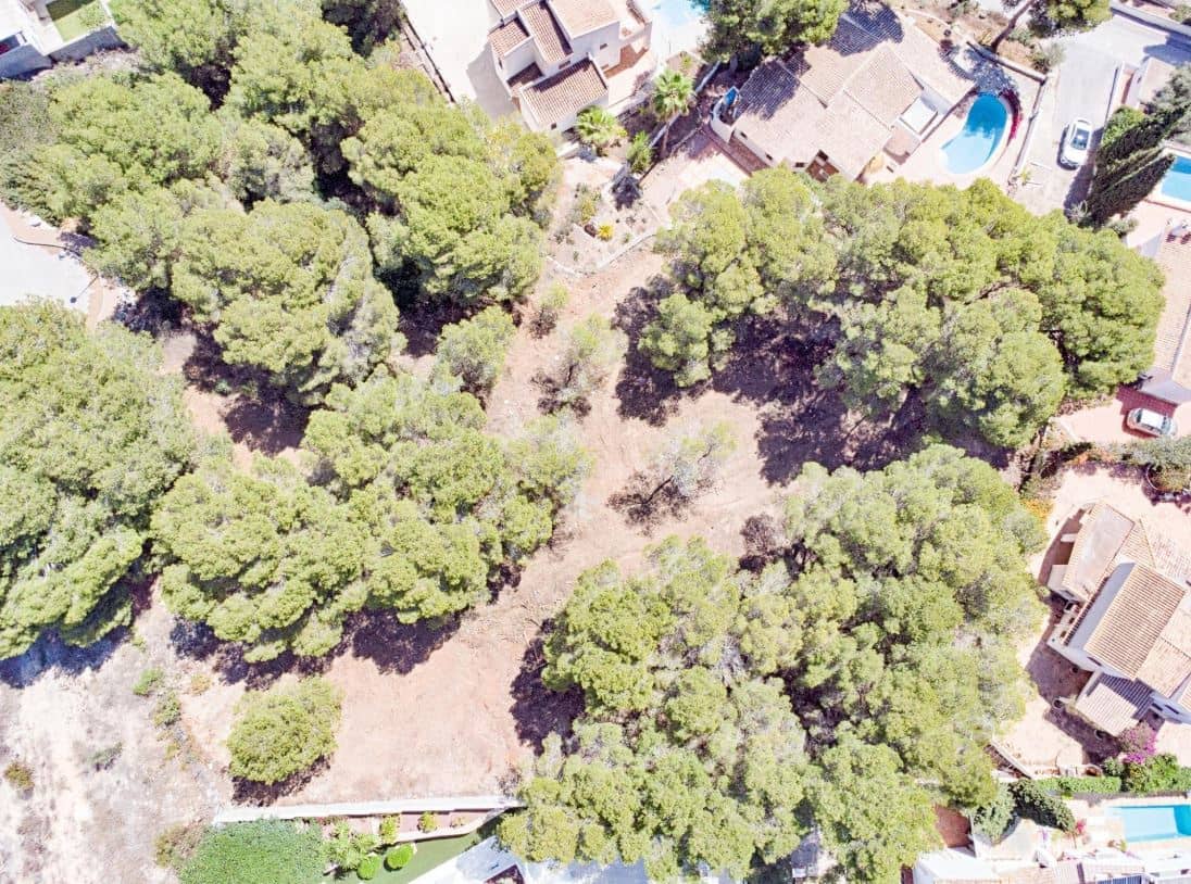 Grunde uden byggetilladelser til salg i Moraira - € 800.000 (Ref: 8949721)