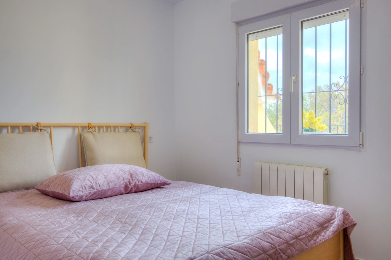 4 bedroom Villa for sale in Moraira with pool - € 560,000 (Ref: 8979912)