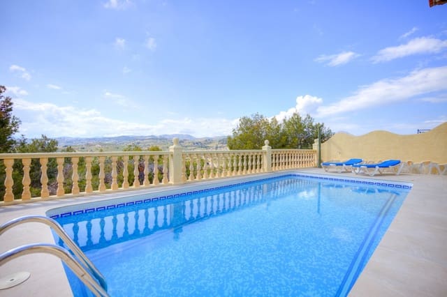 4 bedroom Villa for sale in Moraira, Teulada-Moraira with pool - € 560,000 (Ref: 8979912)
