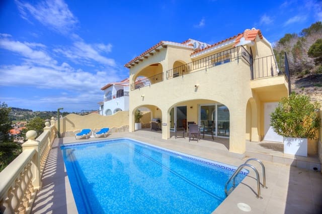 4 bedroom Villa for sale in Moraira, Teulada-Moraira with pool - € 560,000 (Ref: 8979912)