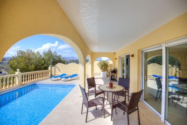 4 bedroom Villa for sale in Moraira, Teulada-Moraira with pool - € 560,000 (Ref: 8979912)