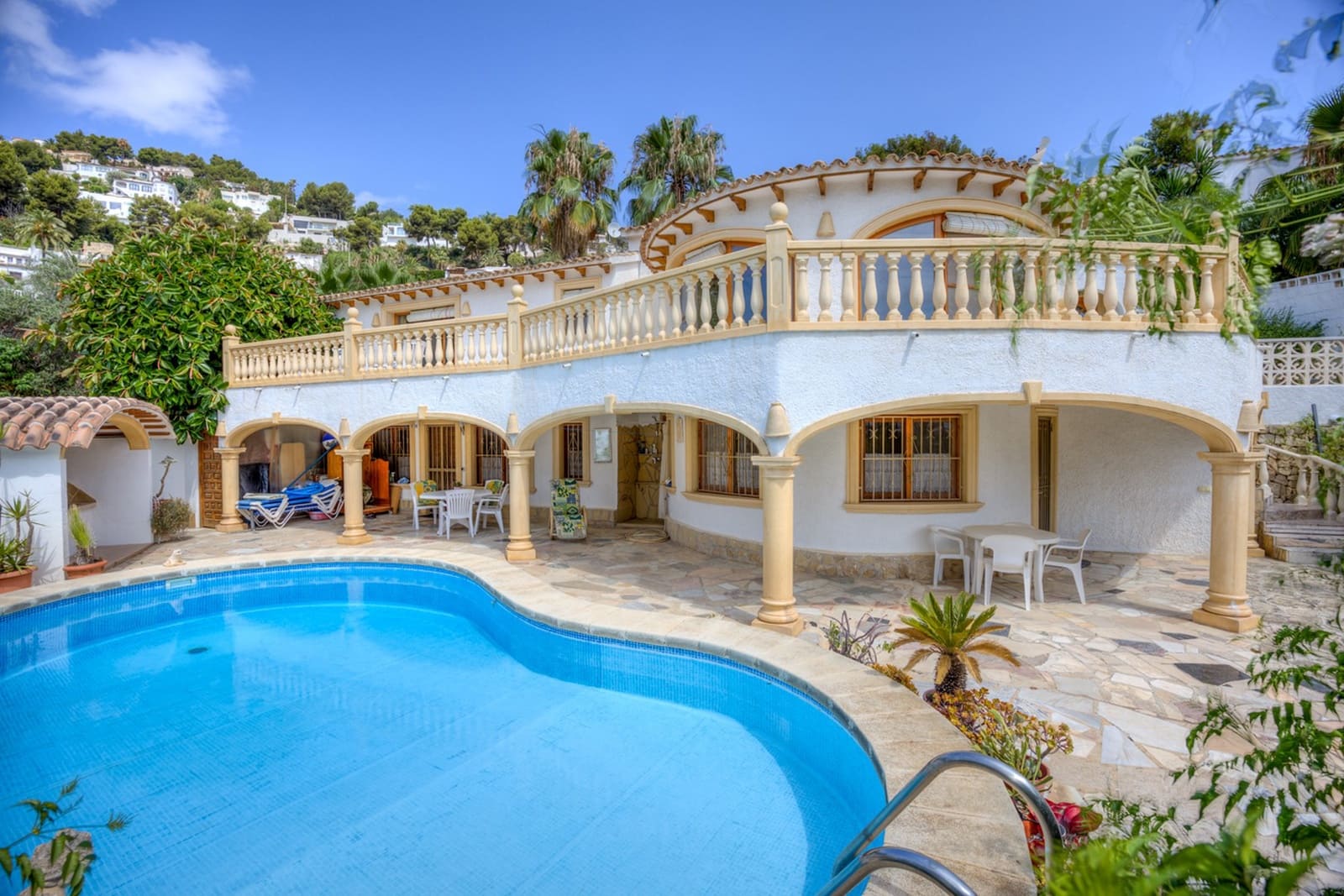 5 Zimmer Villa zu verkaufen in Moraira mit Pool - 745.000 € (Ref: 9109760)
