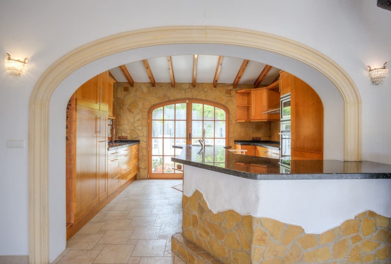 Chalet de 5 habitaciones en Moraira en venta con piscina - 745.000 € (Ref: 9109760)