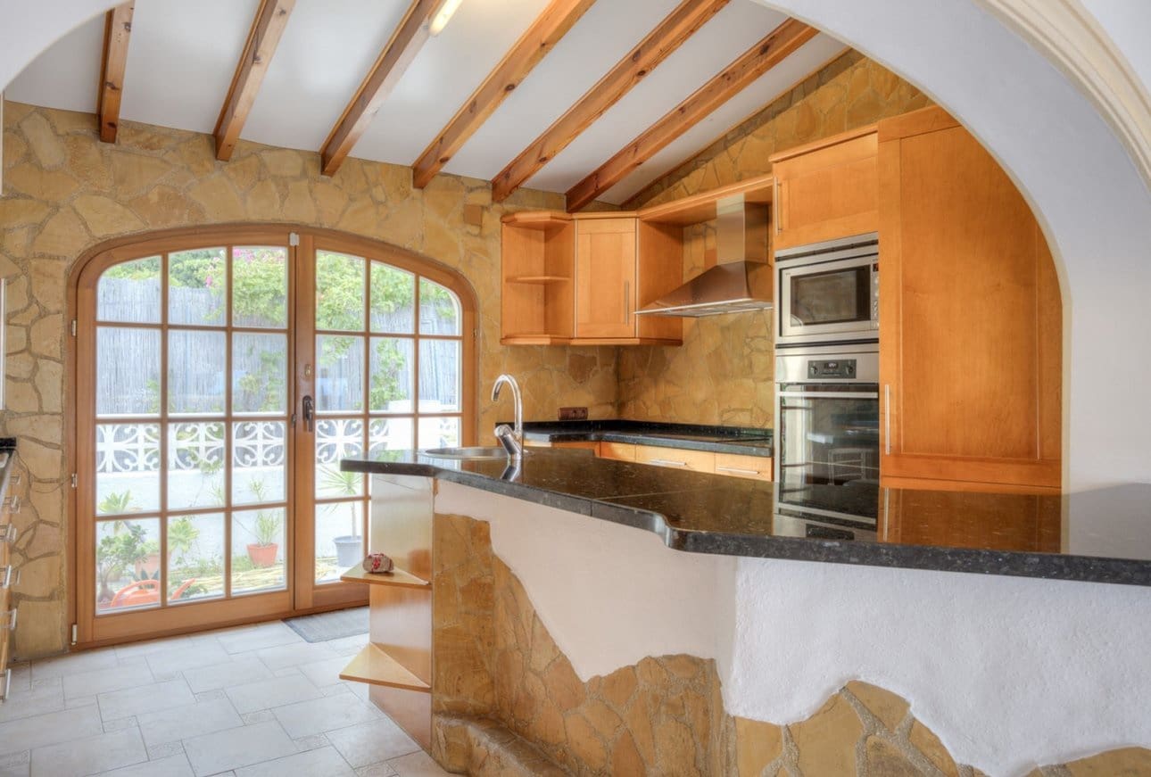 Chalet de 5 habitaciones en Moraira en venta con piscina - 745.000 € (Ref: 9109760)